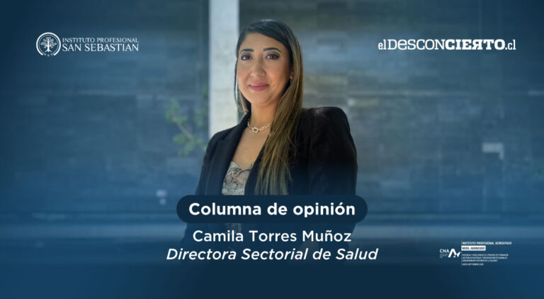 Banner image of Camila Torres Muñoz, Directora Sectorial de Salud, posing for a column cover with the logos of Instituto Profesional San Sebastián (left) and elDesconcierto.cl (right).