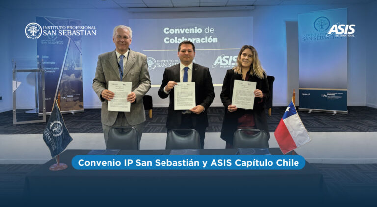 Representantes del IPSS y ASIS International Capítulo Chile durante la firma del convenio